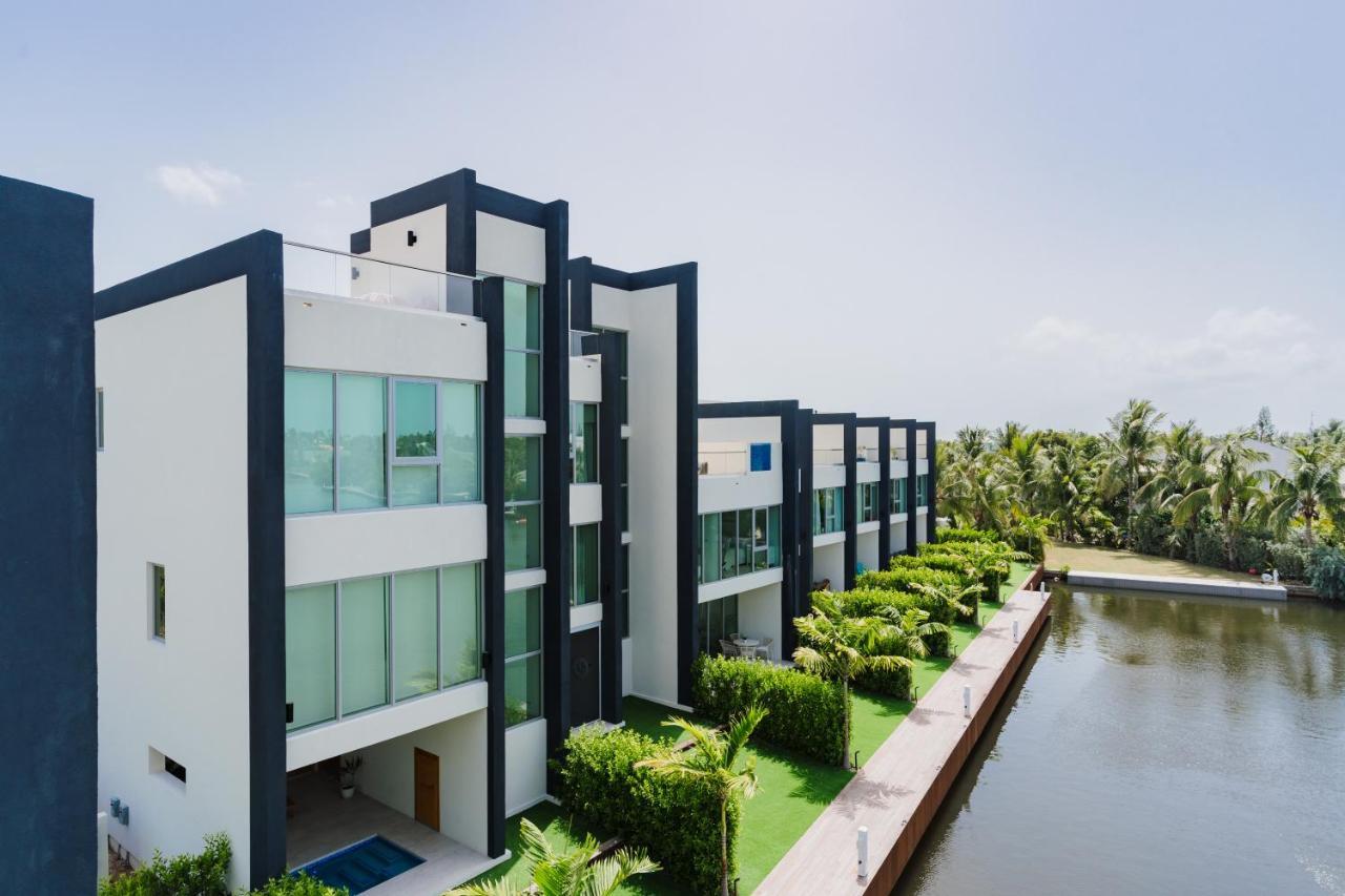 One Canal Point George Town Buitenkant foto